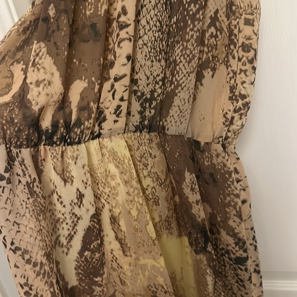 Kensie sheer snakeskin cocktail dress with open back. Fully lined. Size small. - Picture 4 of 9